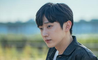 2018광주비엔날레 홍보대사에 진영 관련 이미지