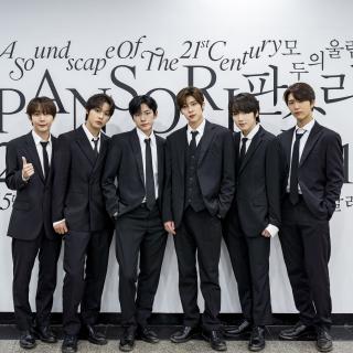 제15회 광주비엔날레를 찾은 스타들 관련 이미지